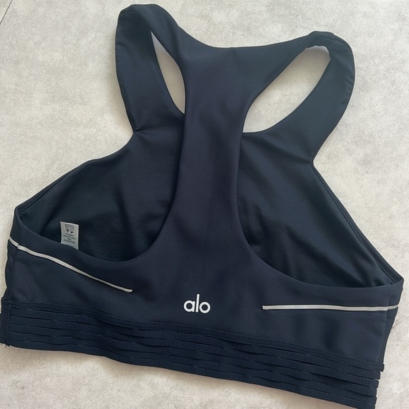 ALO Yoga Black Sports Bra - Picture 3 of 3